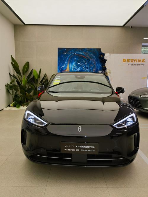 华为技术加持，问界M5 EV智能科技体验全面领先，纯电出行首选